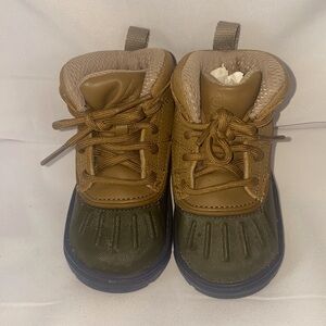 BRAND: Nike / SIZE: 5C